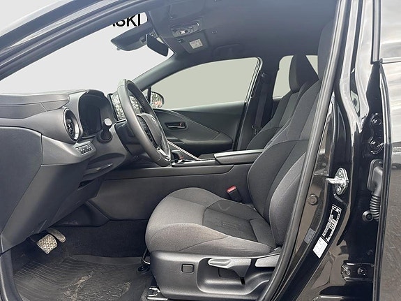 Toyota C-HR 16 of 17