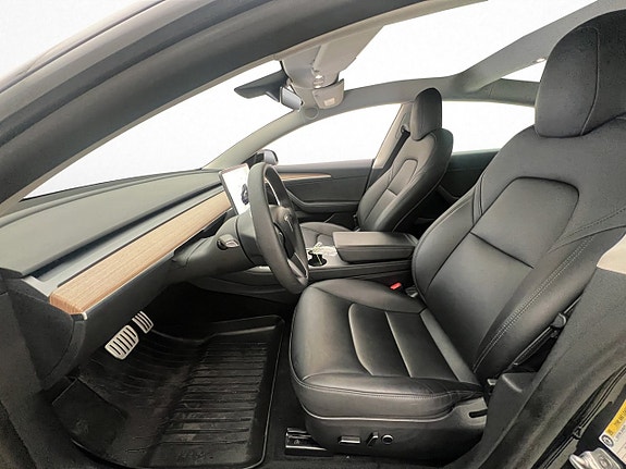 Tesla Model 3 19 of 30