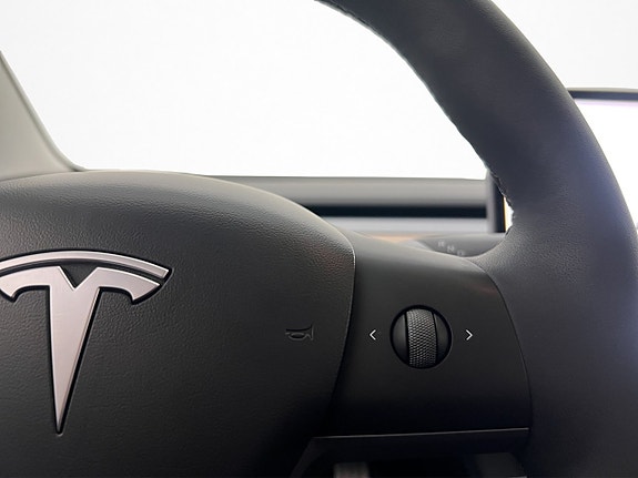 Tesla Model 3 29 of 30