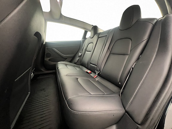 Tesla Model 3 16 of 30