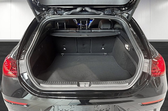 Mercedes-Benz CLA350 6 of 15
