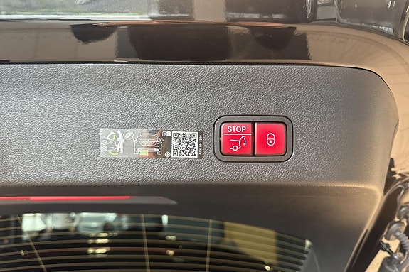 Mercedes-Benz CLA350 7 of 15