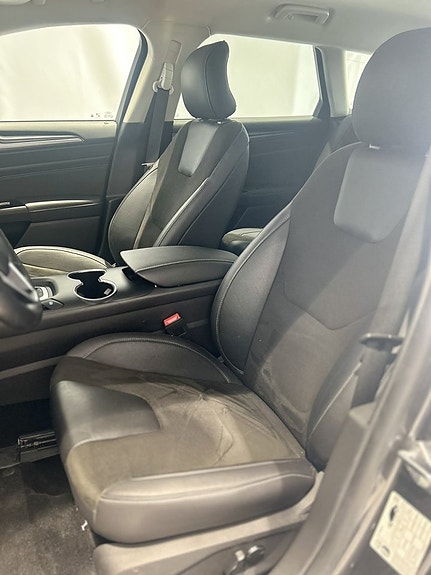 Ford Mondeo 13 of 27
