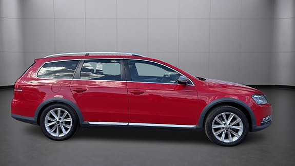 Volkswagen Passat Alltrack 3 of 5