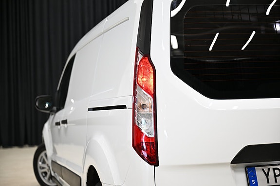 Ford Transit Connect 16 of 30