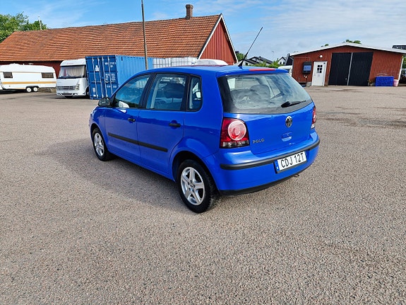 Volkswagen Polo 2 of 5