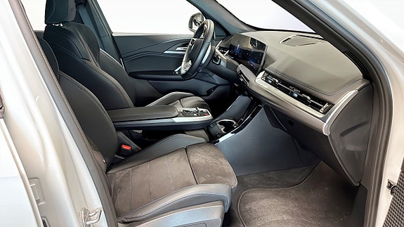 BMW X1 3 of 5