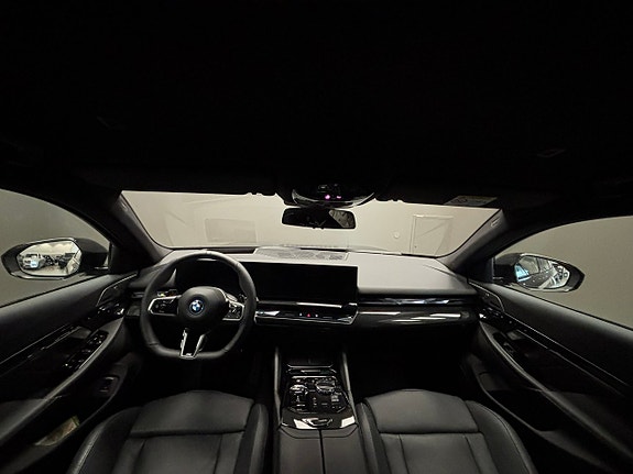 BMW 530e 14 of 24