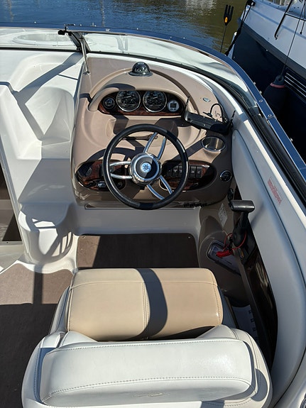 Regal 2450 LSC 6 of 9