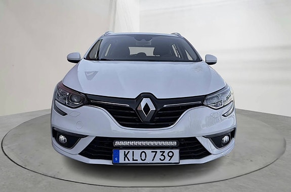 Renault Megane IV 2 of 5