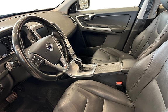 Volvo XC60 14 of 21
