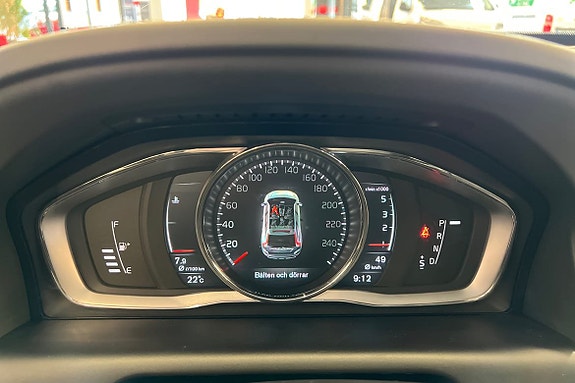 Volvo XC60 16 of 21