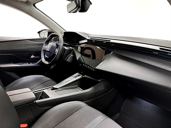 Peugeot 308 SW 13 of 17