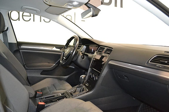Volkswagen Golf Alltrack 8 of 12