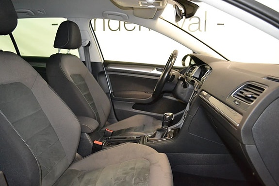 Volkswagen Golf Alltrack 10 of 12