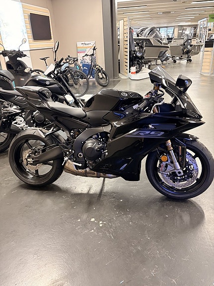 Yamaha YZF-R9 2025 Tech Black SMX 3 of 5