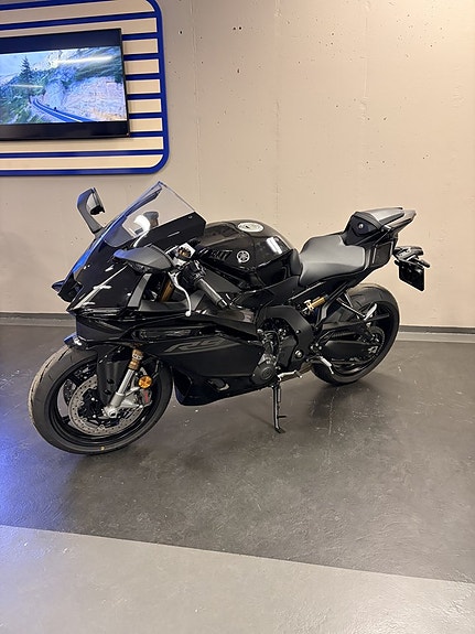 Yamaha YZF-R9 2025 Tech Black SMX