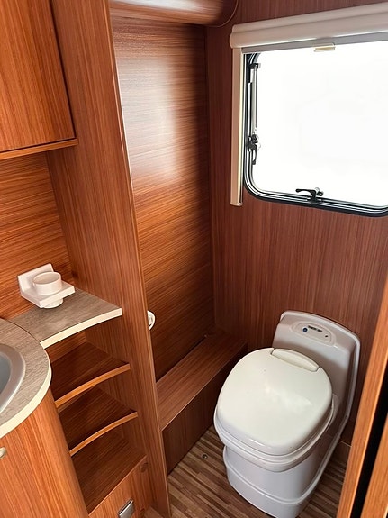 Adria Adora 613 HT 15 of 17