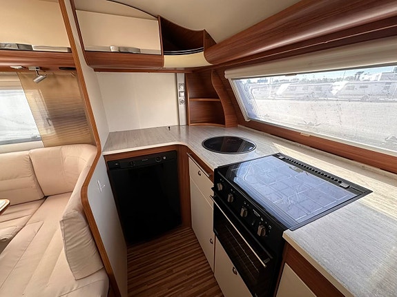 Adria Adora 613 HT 8 of 17