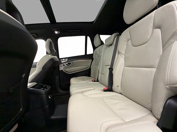 Volvo XC90 22 of 30