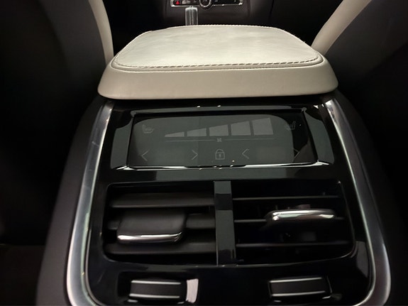 Volvo XC90 19 of 30