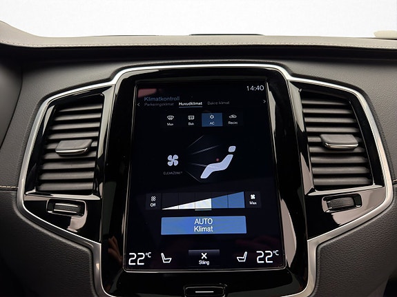 Volvo XC90 29 of 30