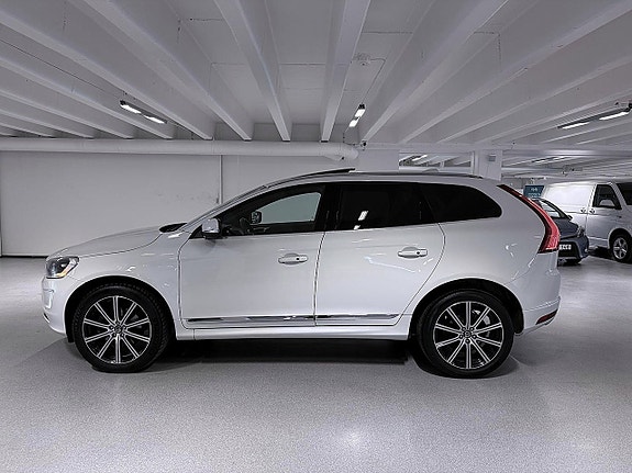 Volvo XC60 8 of 30