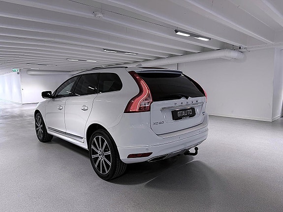 Volvo XC60 7 of 30