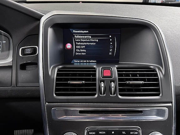Volvo XC60 17 of 30