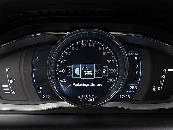 Volvo XC60 15 of 30