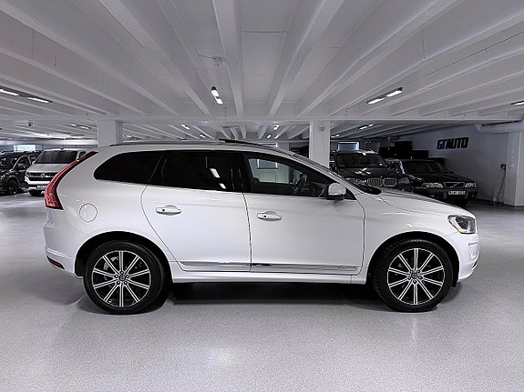 Volvo XC60 4 of 30