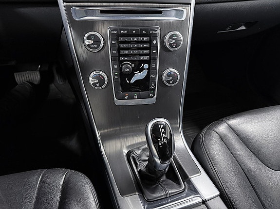 Volvo XC60 27 of 30