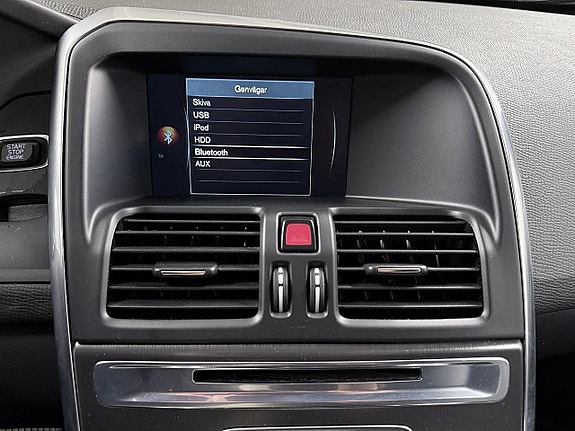 Volvo XC60 25 of 30