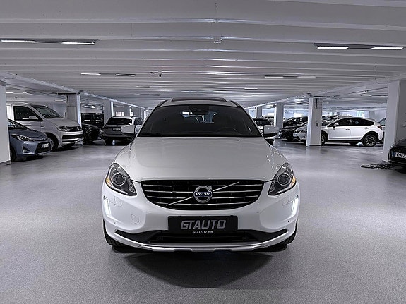 Volvo XC60 3 of 30