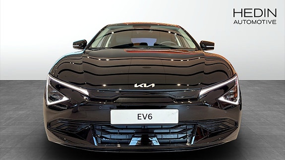 Kia EV6 2 of 17