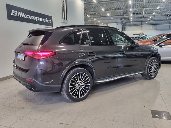 Mercedes-Benz GLC300 e 4 of 5