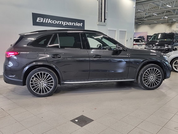 Mercedes-Benz GLC300 e 3 of 5