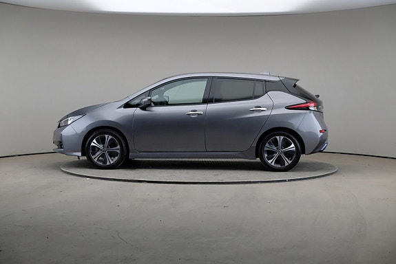 Nissan Leaf 4 of 5