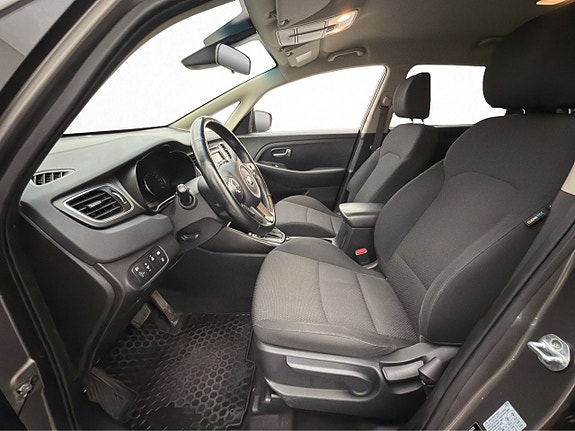 Kia Carens 10 of 29