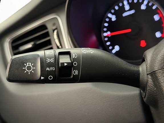 Kia Carens 13 of 29