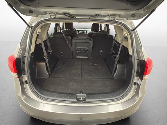 Kia Carens 25 of 29
