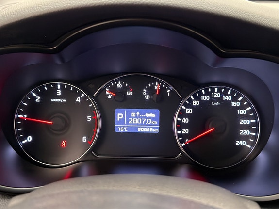 Kia Carens 16 of 29