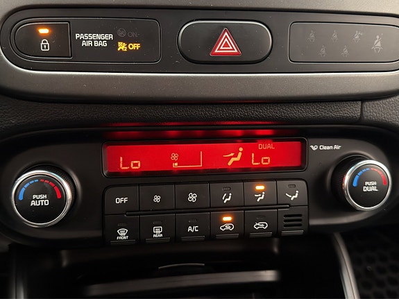Kia Carens 20 of 29