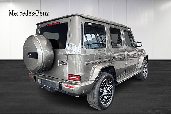 Mercedes-Benz G580 4 of 5