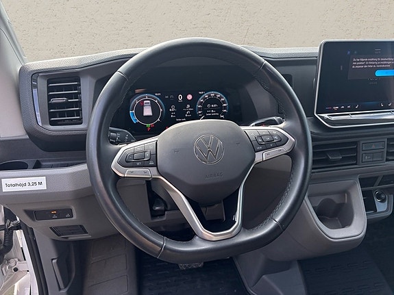 Volkswagen Crafter 6 of 12