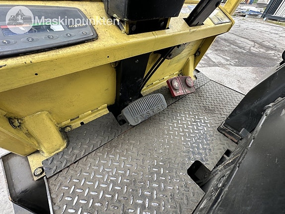 Hyster E5.50XL El truck 15 of 27
