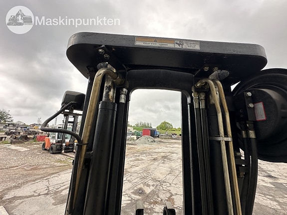 Hyster E5.50XL El truck 20 of 27