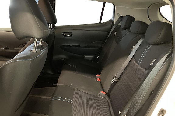 Nissan Leaf 24 of 26