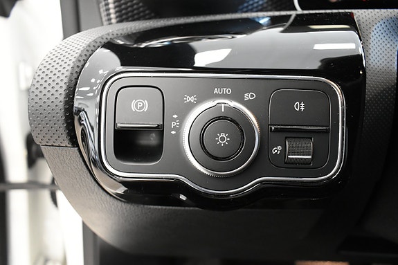 Mercedes-Benz CLA200 d 14 of 23