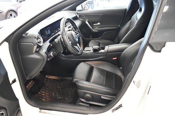 Mercedes-Benz CLA200 d 12 of 23